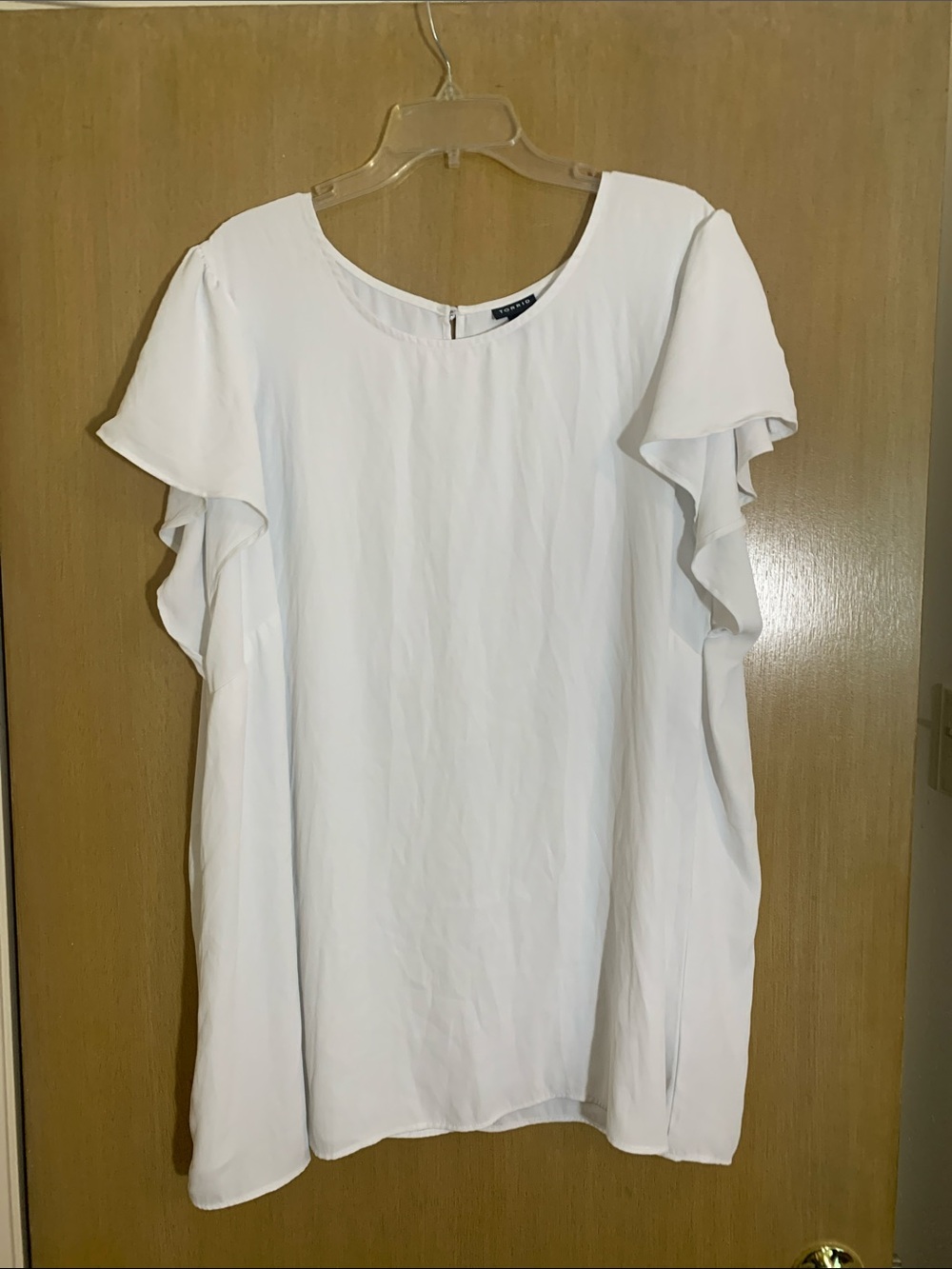 ♥️TORRID SIZE 5 White Ruffle Sleeve Blouse SO PRETTY & FEMININE♥️